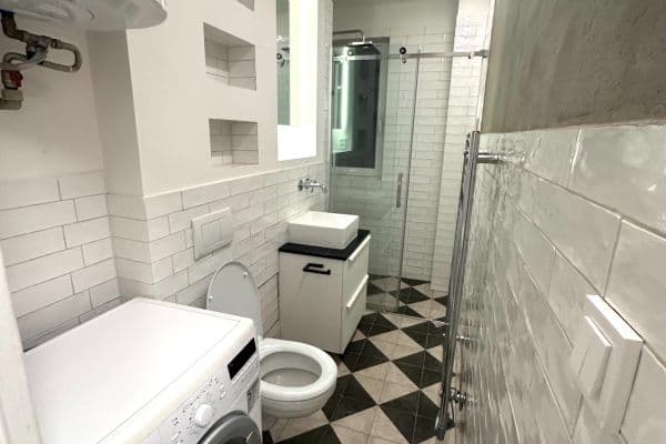 Prenájom bytu 2-izbový 43 m², U Staré plynárny, Praha Prenájom bytu 2-izbový 43 m², U Staré plynárny, Praha