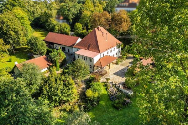 Predaj domu 480 m², pozemek 6.939 m², Egenhofen, Bavorsko Predaj domu 480 m², pozemek 6.939 m², Egenhofen, Bavorsko