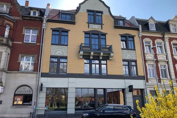 Prenájom bytu 5-izbový 155 m², Friedrich Ebert Strasse, Eisenberg Prenájom bytu 5-izbový 155 m², Friedrich Ebert Strasse, Eisenberg