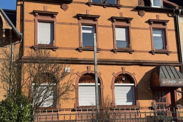 Prenájom bytu 3-izbový 95 m², Hambacherstr 21, Neustadt Prenájom bytu 3-izbový 95 m², Hambacherstr 21, Neustadt