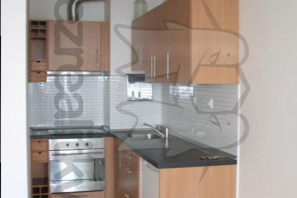 Prenájom bytu 1-izbový 37 m², Poupětova, Praha Prenájom bytu 1-izbový 37 m², Poupětova, Praha