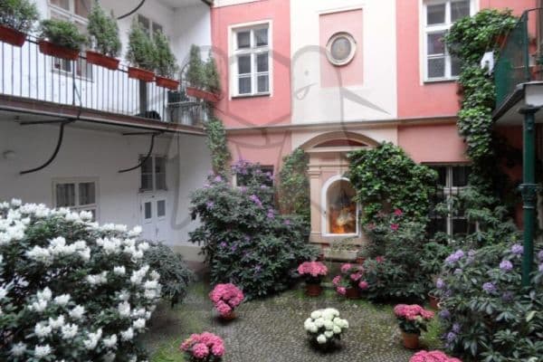 Prenájom bytu 2-izbový 35 m², Liliová, Praha Prenájom bytu 2-izbový 35 m², Liliová, Praha