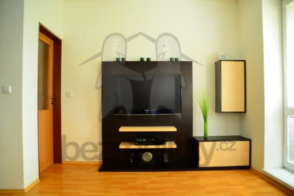 Prenájom bytu 2-izbový 56 m², Karla IV, Prenájom bytu 2-izbový 56 m², Karla IV,